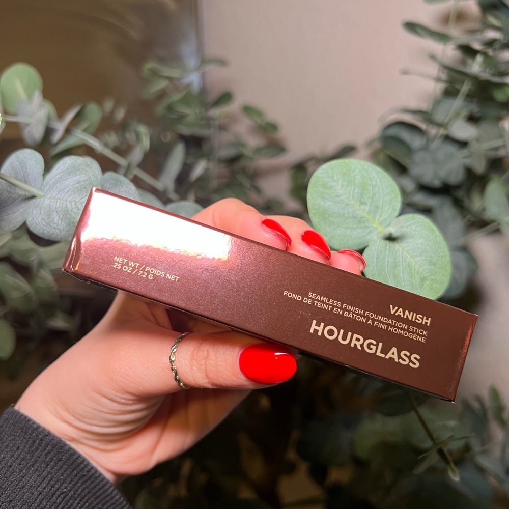 Hourglass Foundation Stick Seamless Finish
